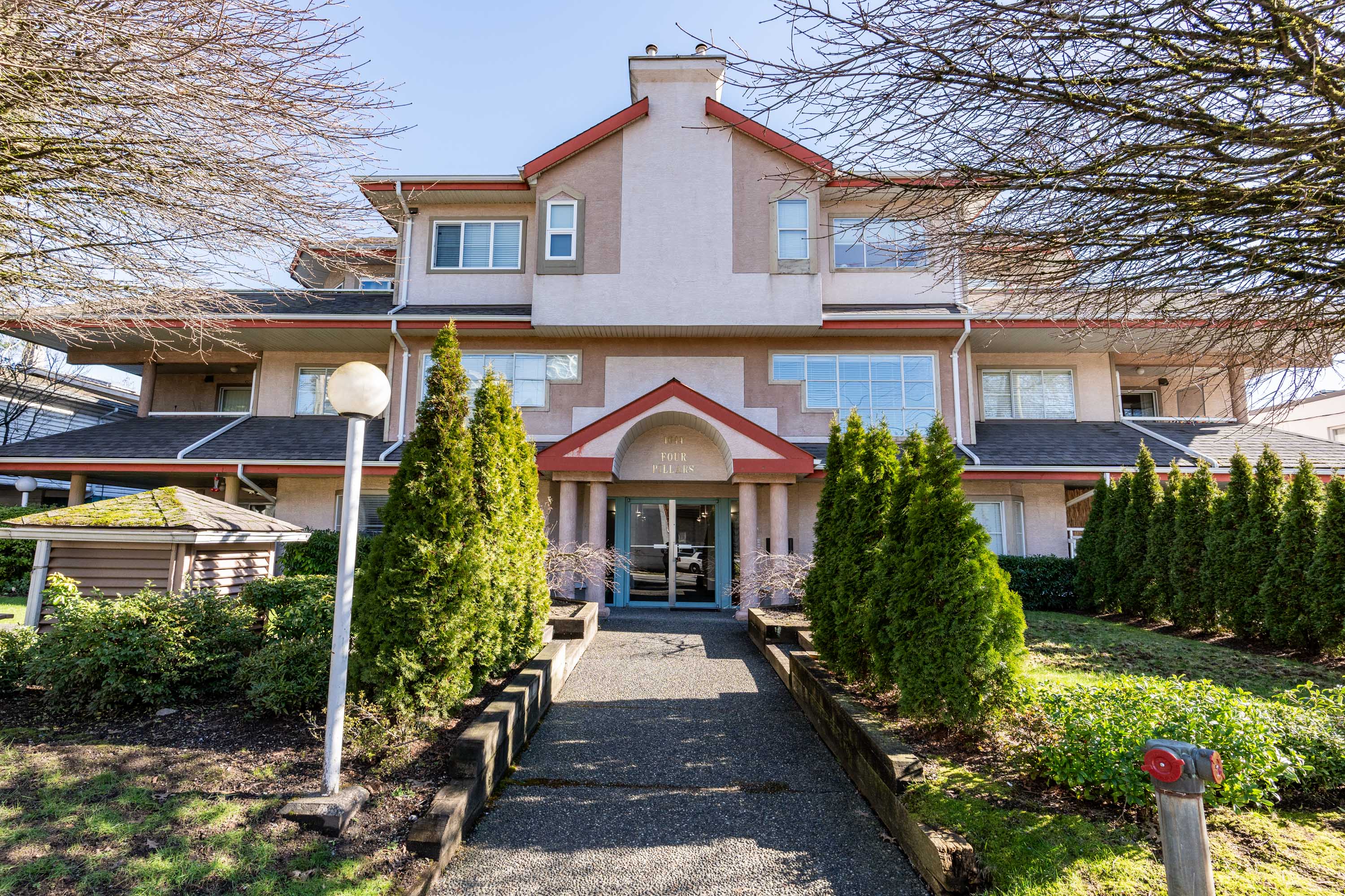 201 - 1644 McGuire Avenue, North Vancouver