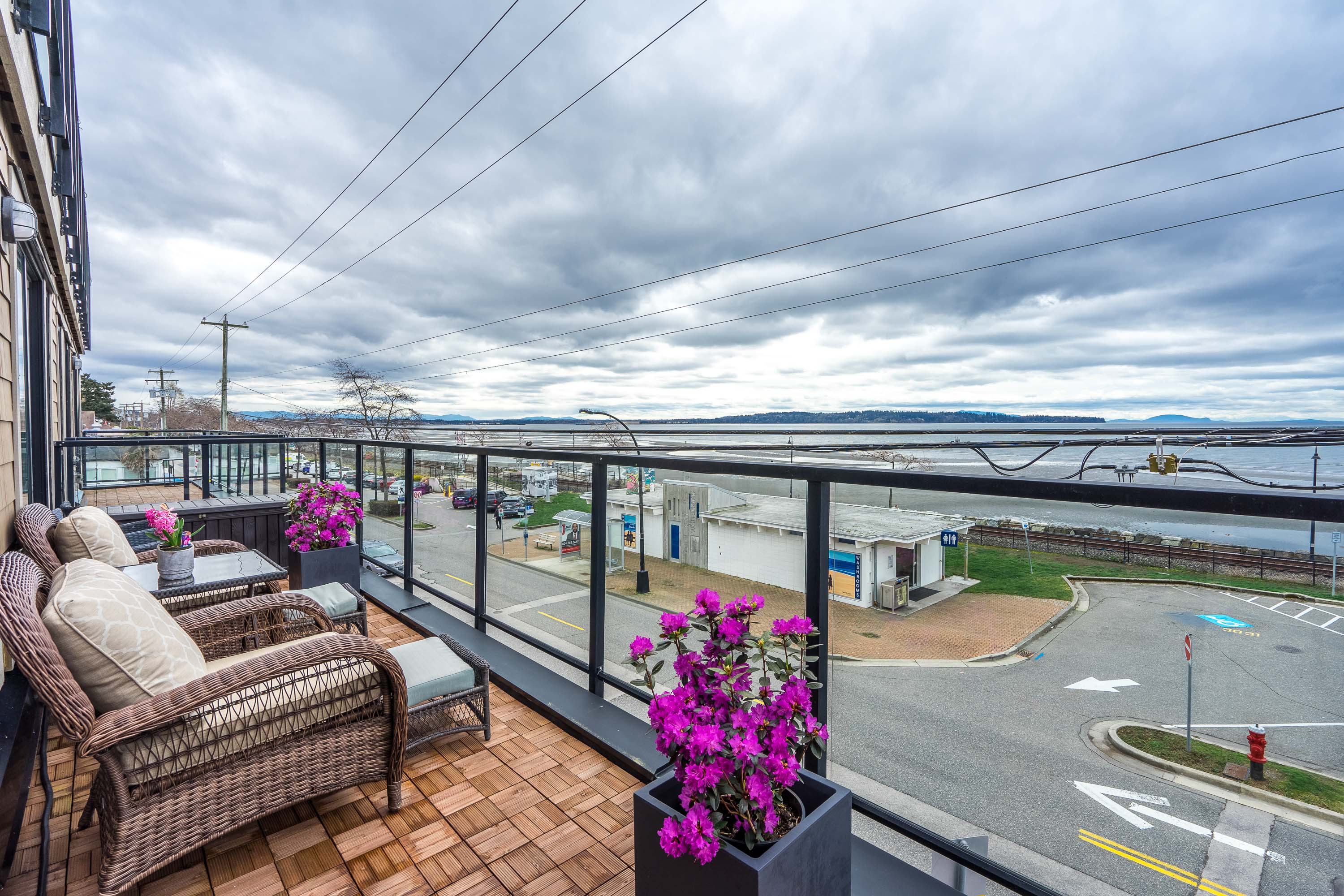 301 - 15449 Marine Drive, White Rock