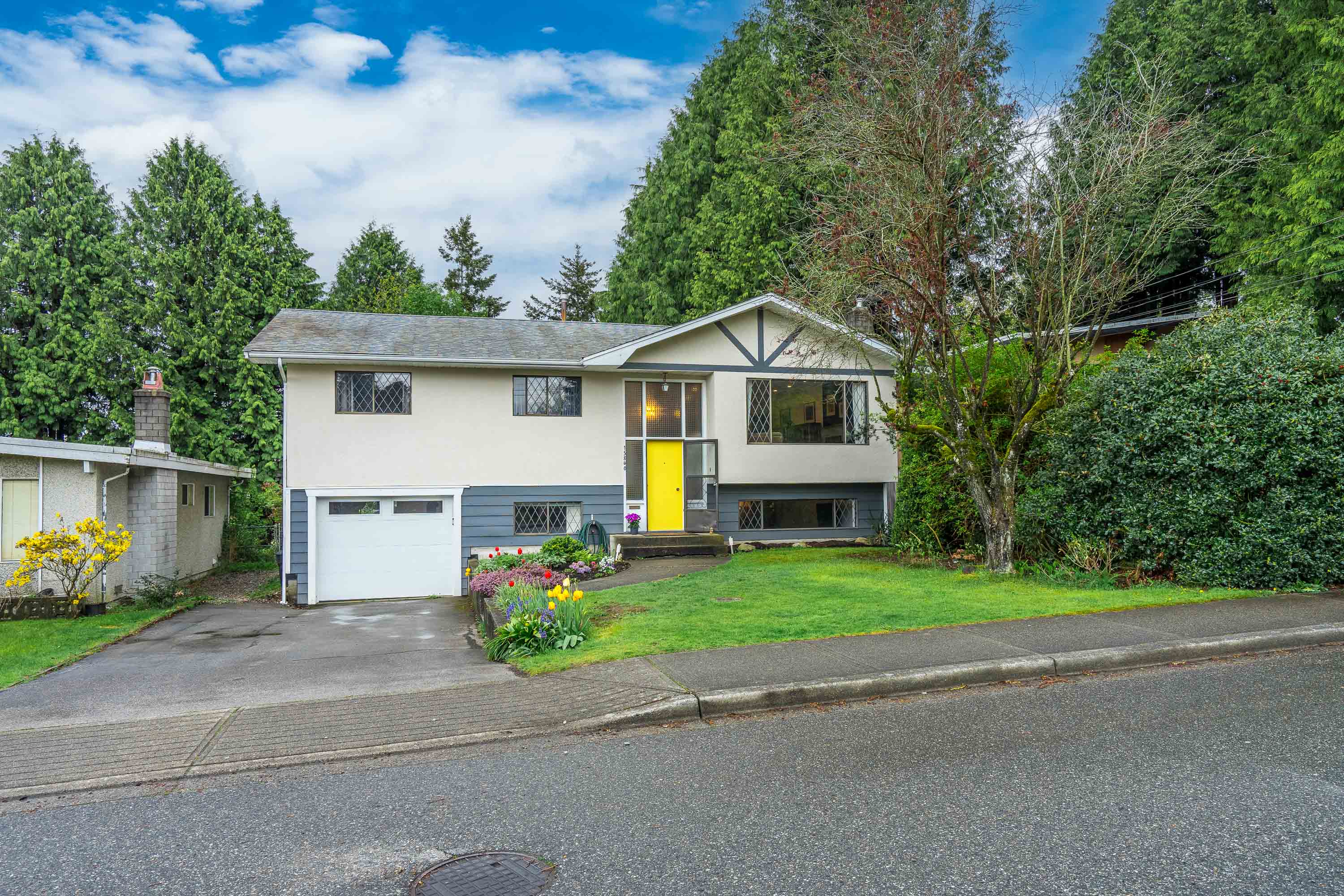 15840 Russell Avenue, White Rock