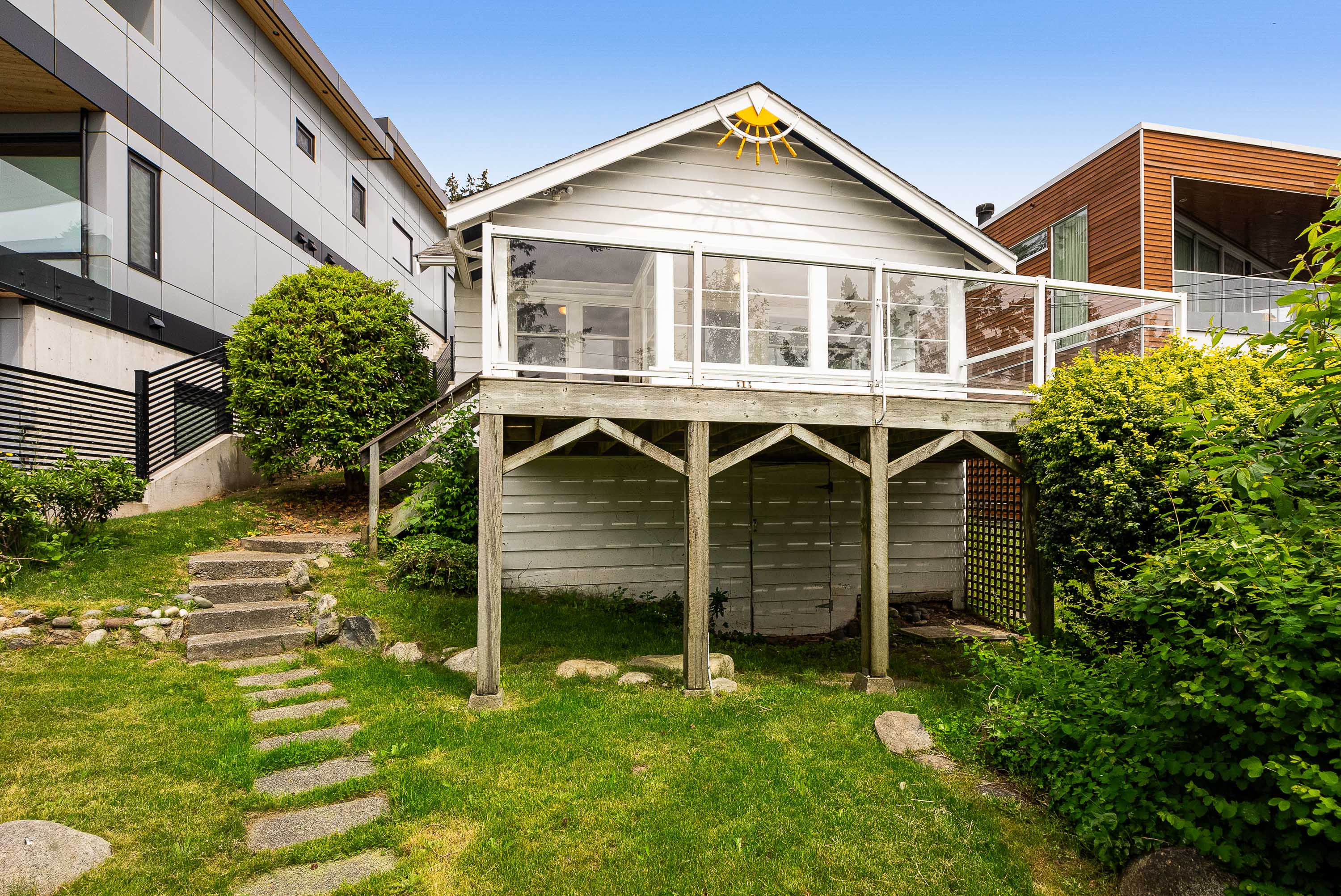 14623 West Beach Avenue, White Rock