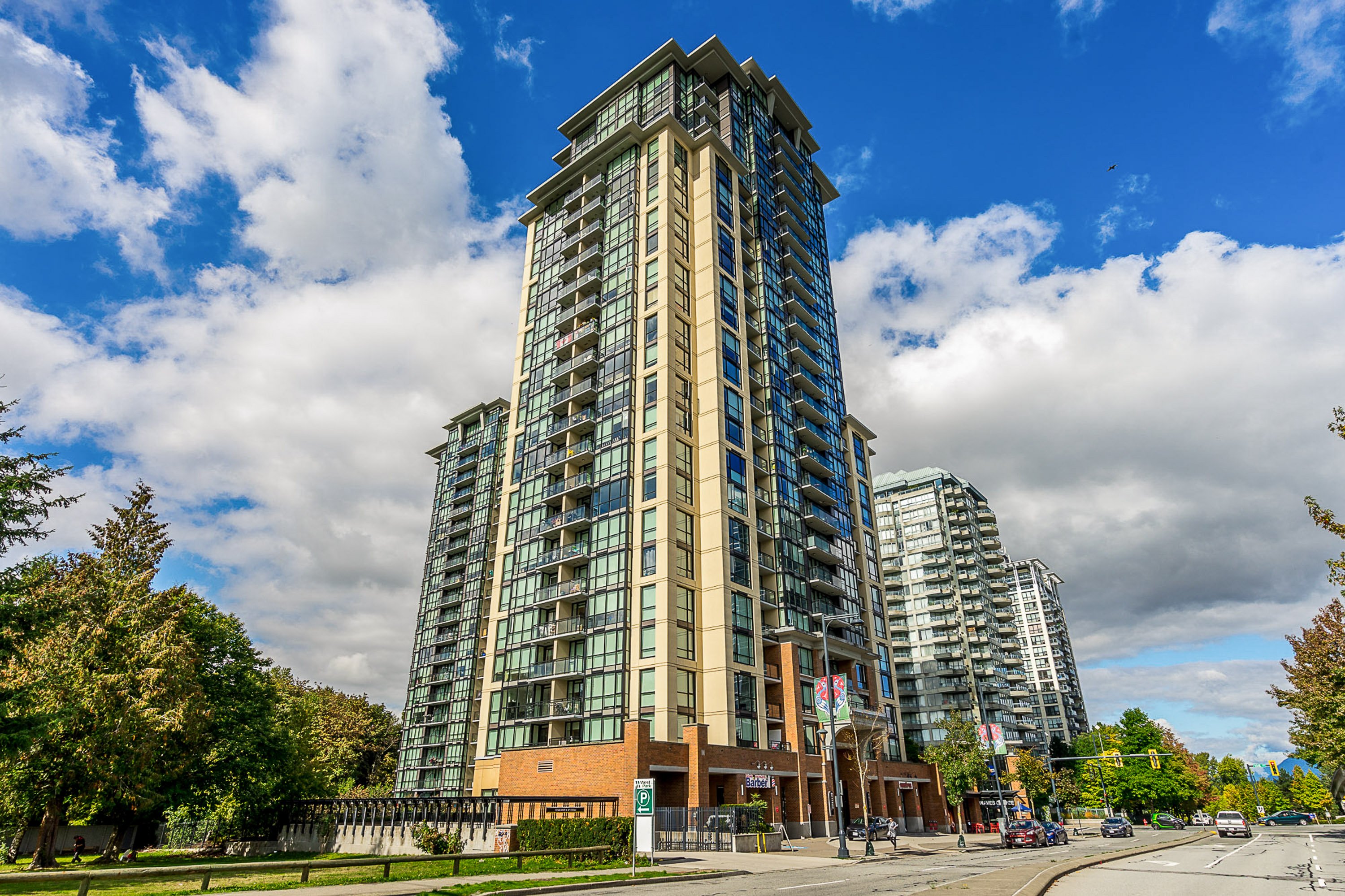 1010 - 10777 University Drive, Surrey