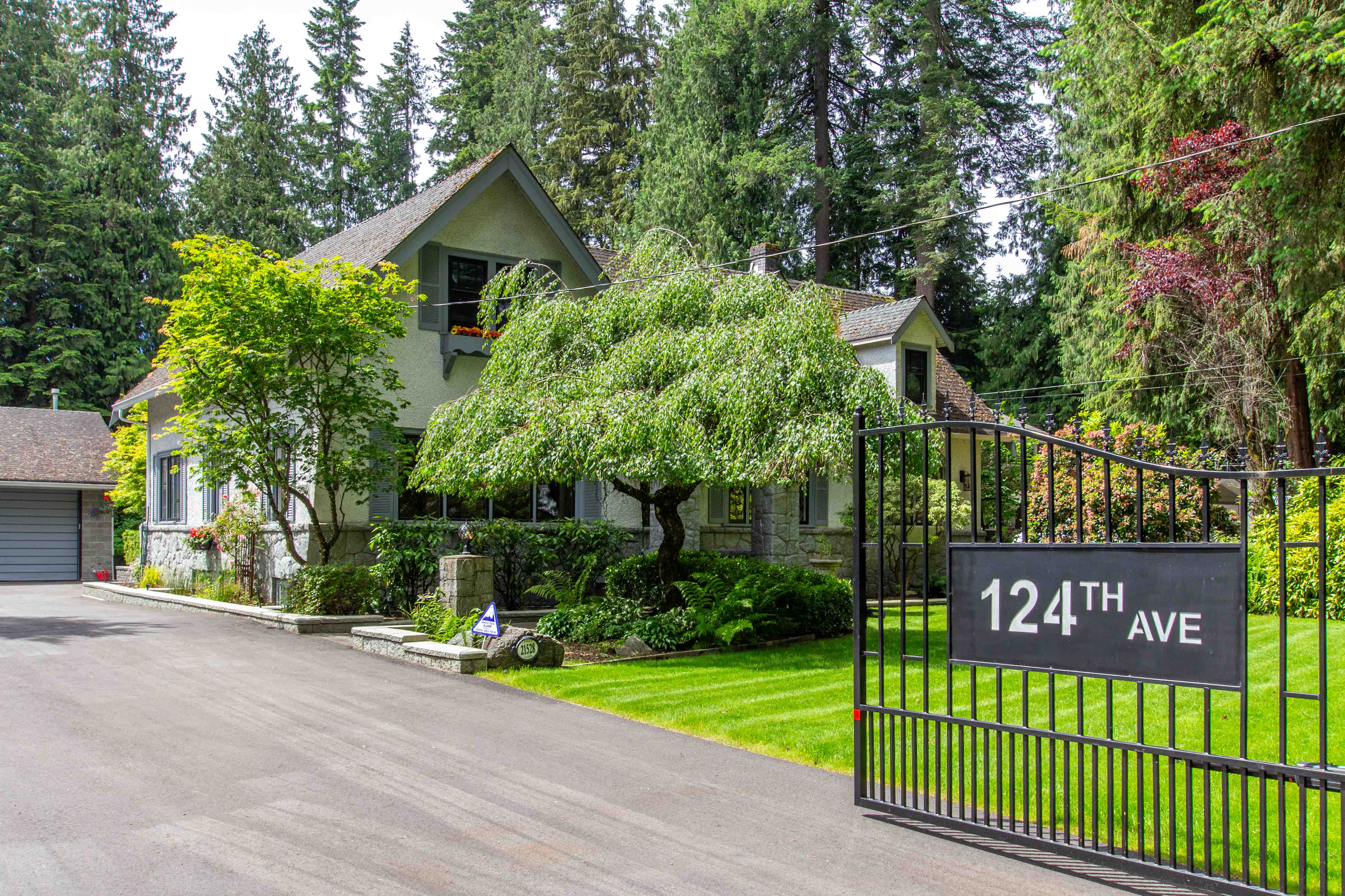 21528 124 Avenue, Maple Ridge