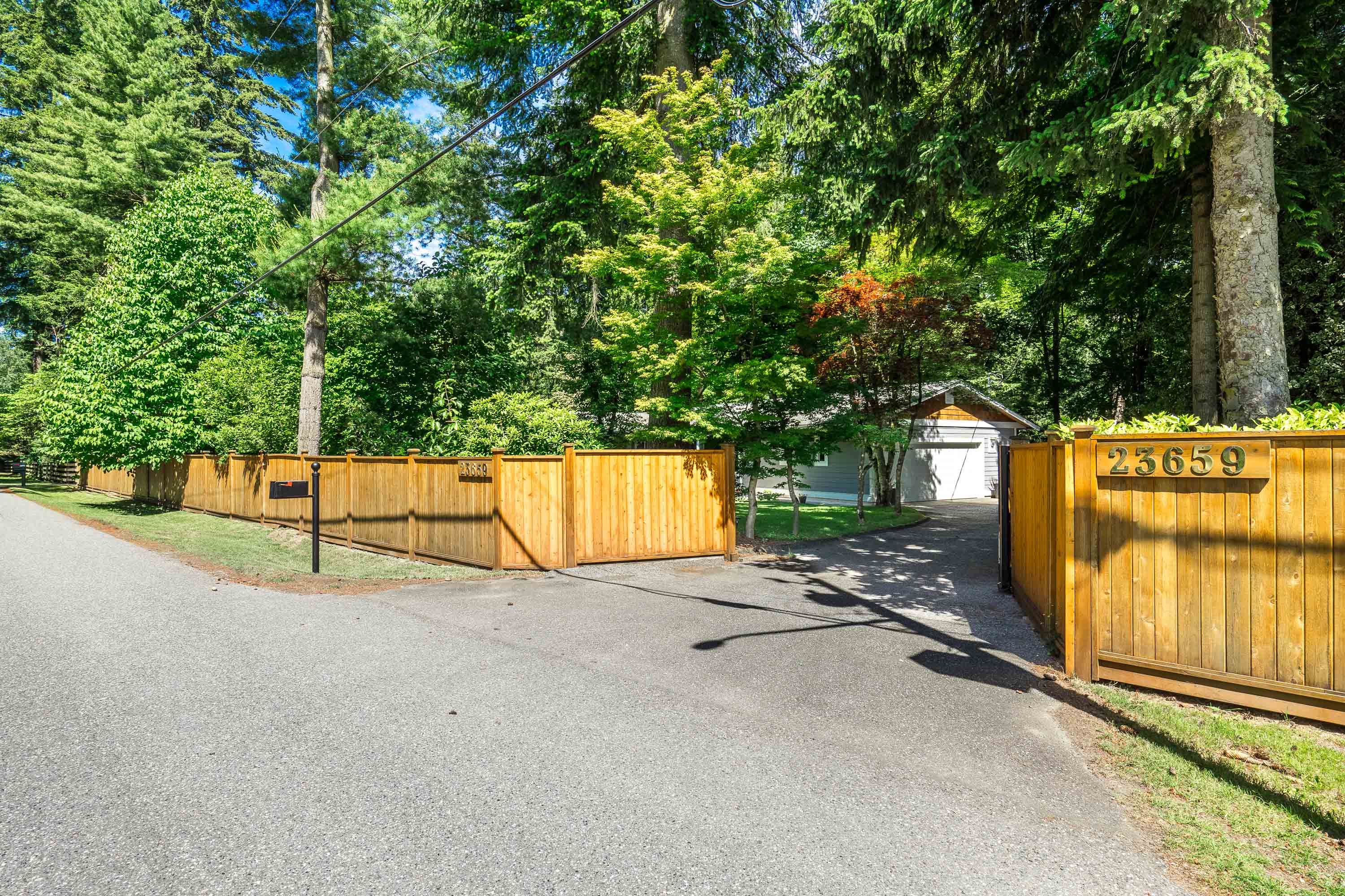 23659 53A Avenue, Langley