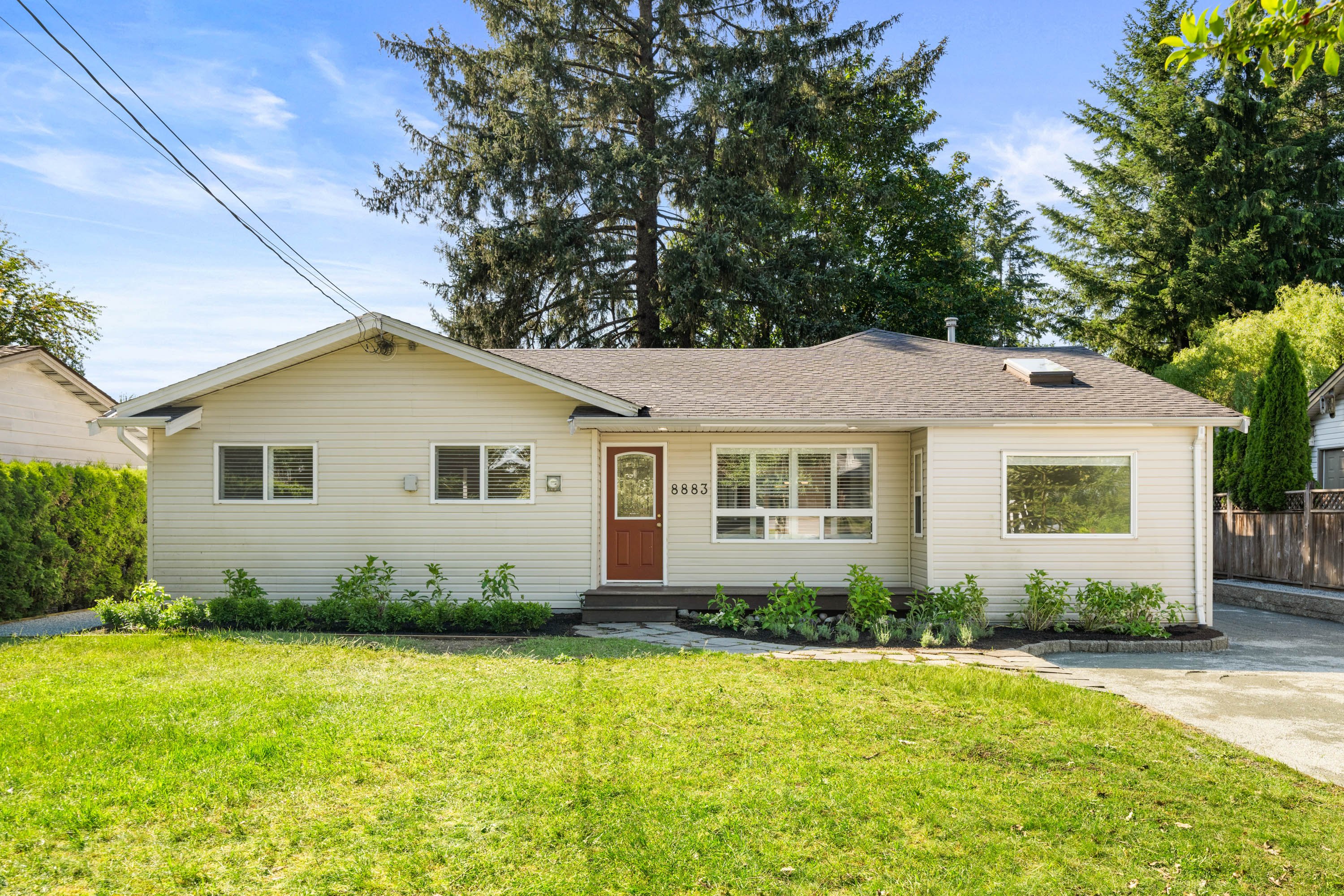 8883 Hudson Bay Street, Fort Langley