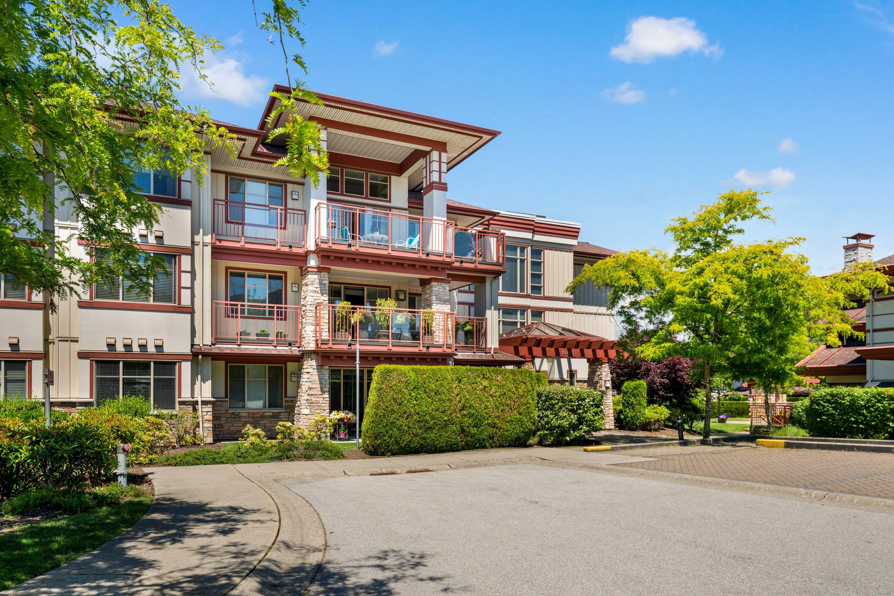 206 - 16455 64 Avenue, Surrey