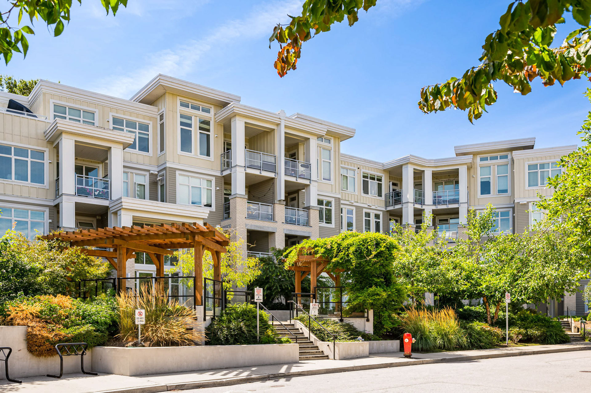 102 - 15436 31 Avenue, Surrey