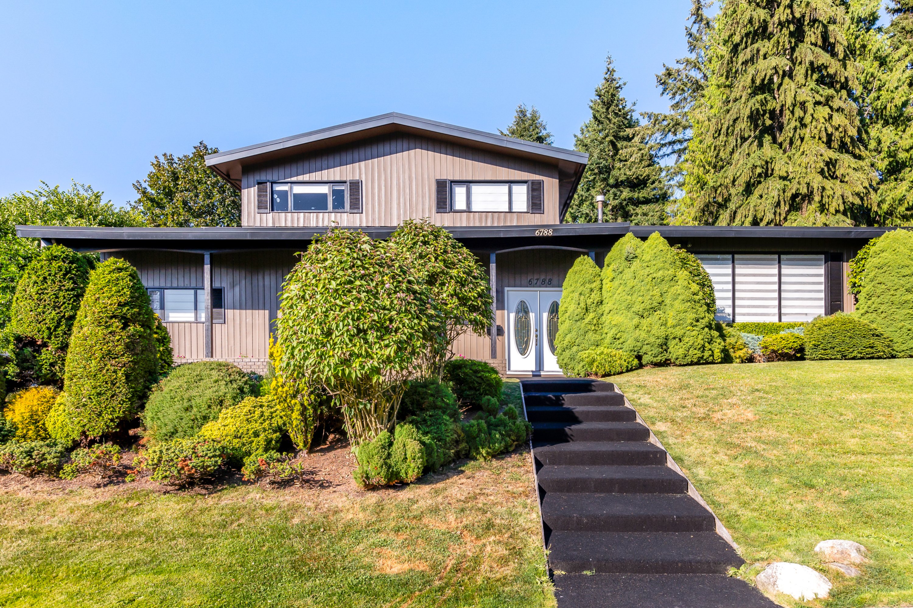 6788 Stoney Crescent, Delta