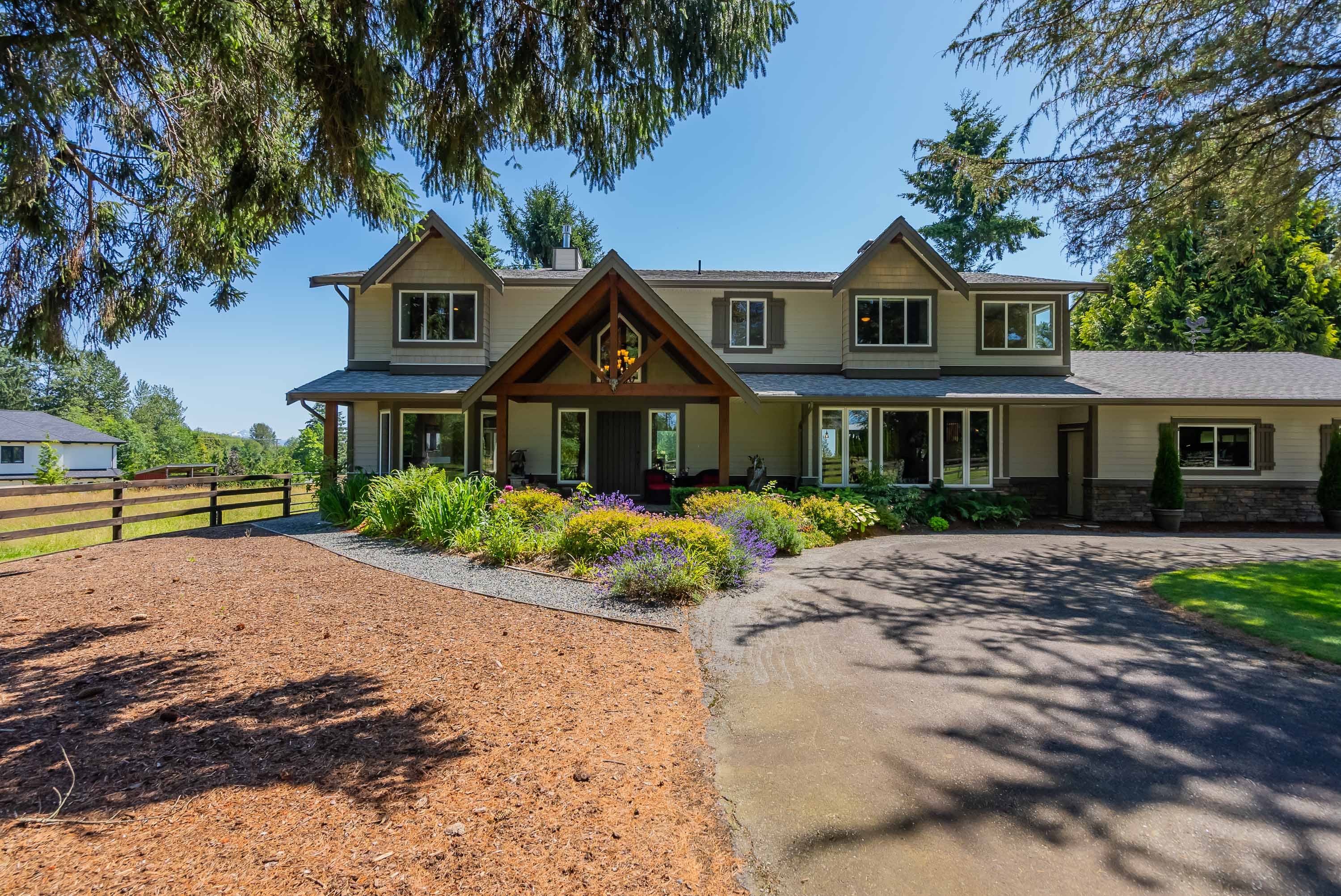 25520 32 Avenue, Aldergrove