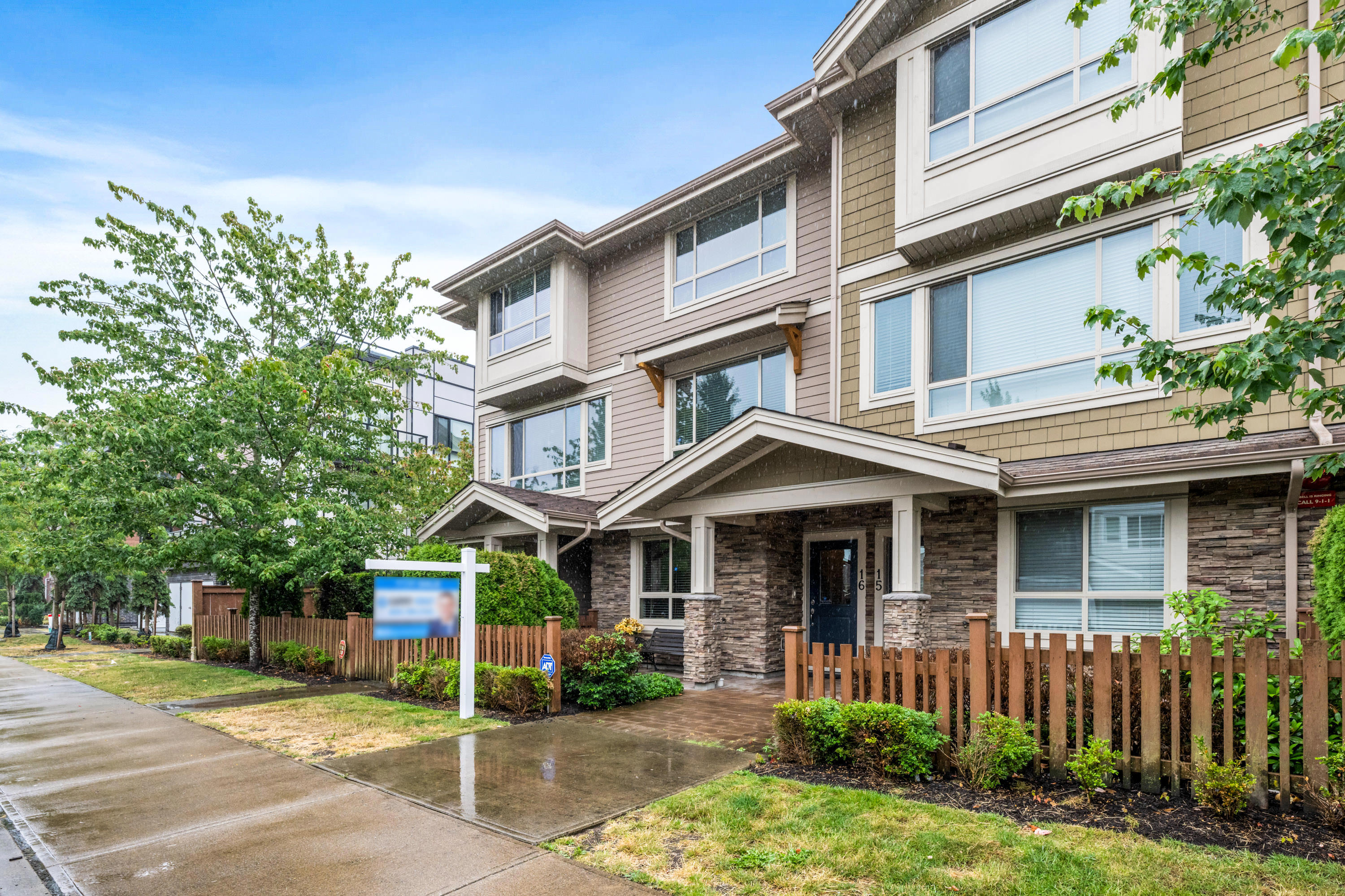 16 - 19752 55A Avenue, Langley