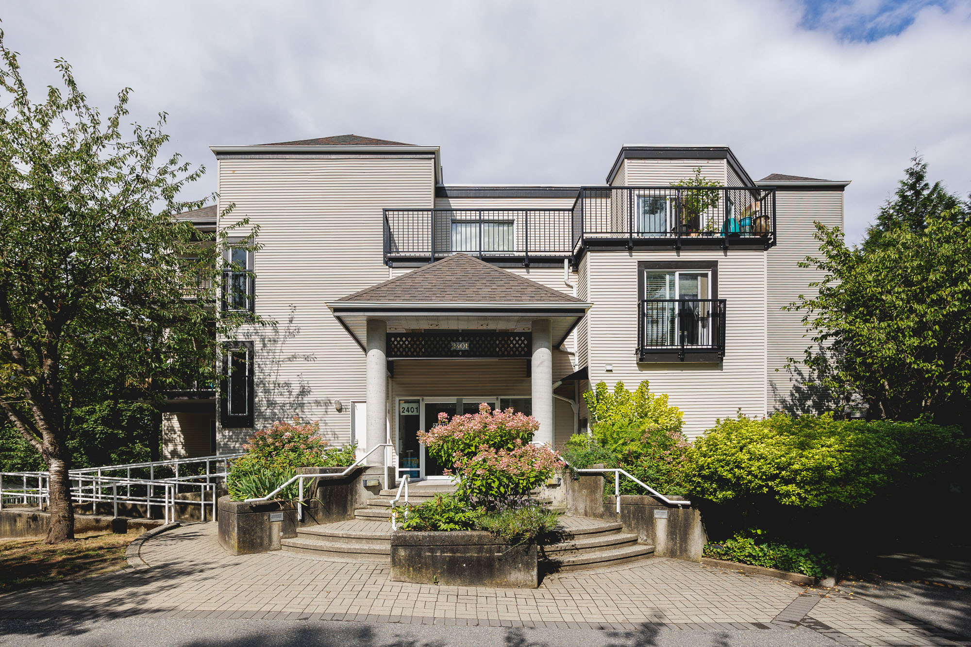 211 - 2401 Hawthorne Avenue, Port Coquitlam