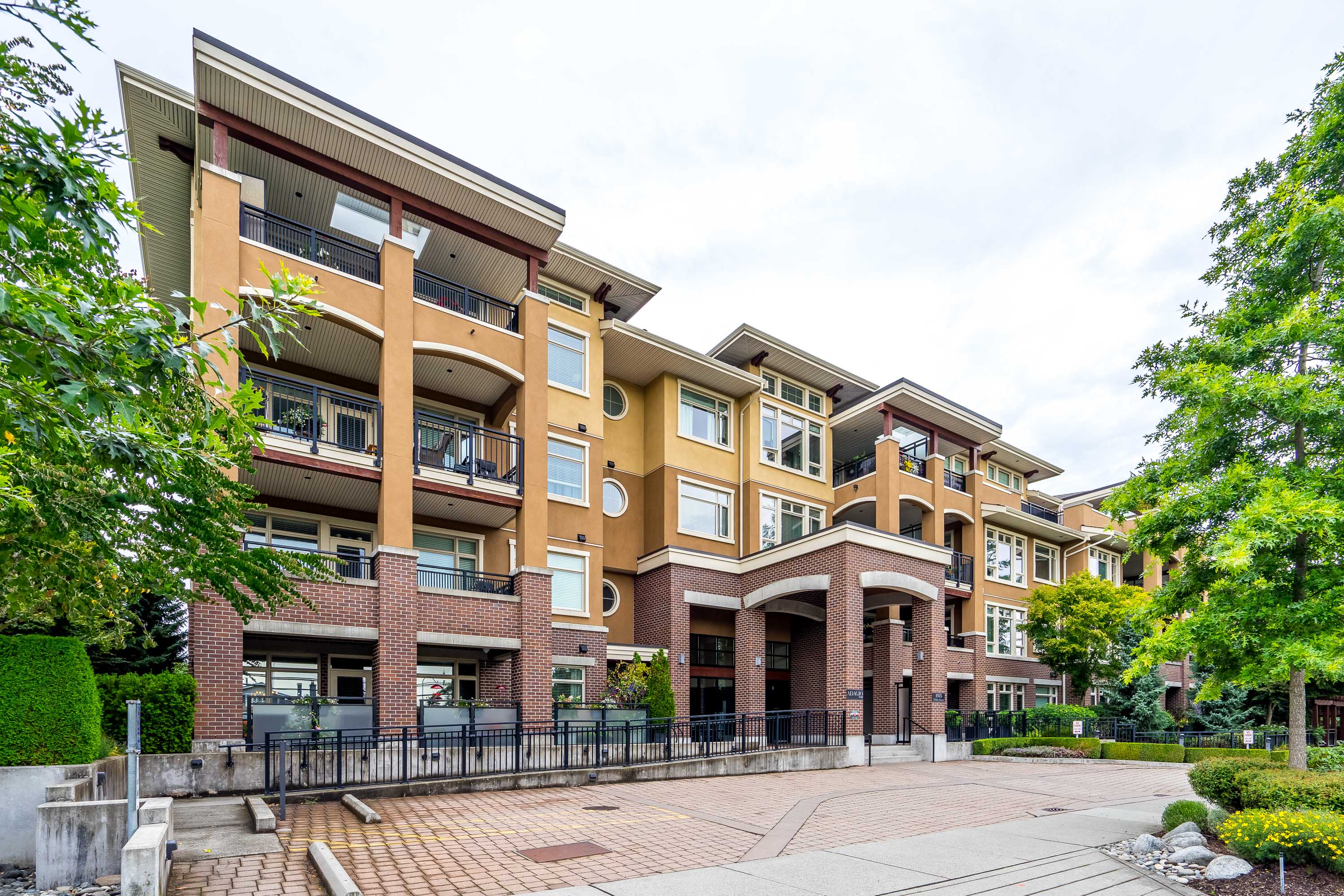 302 - 1975 154 Street, Surrey