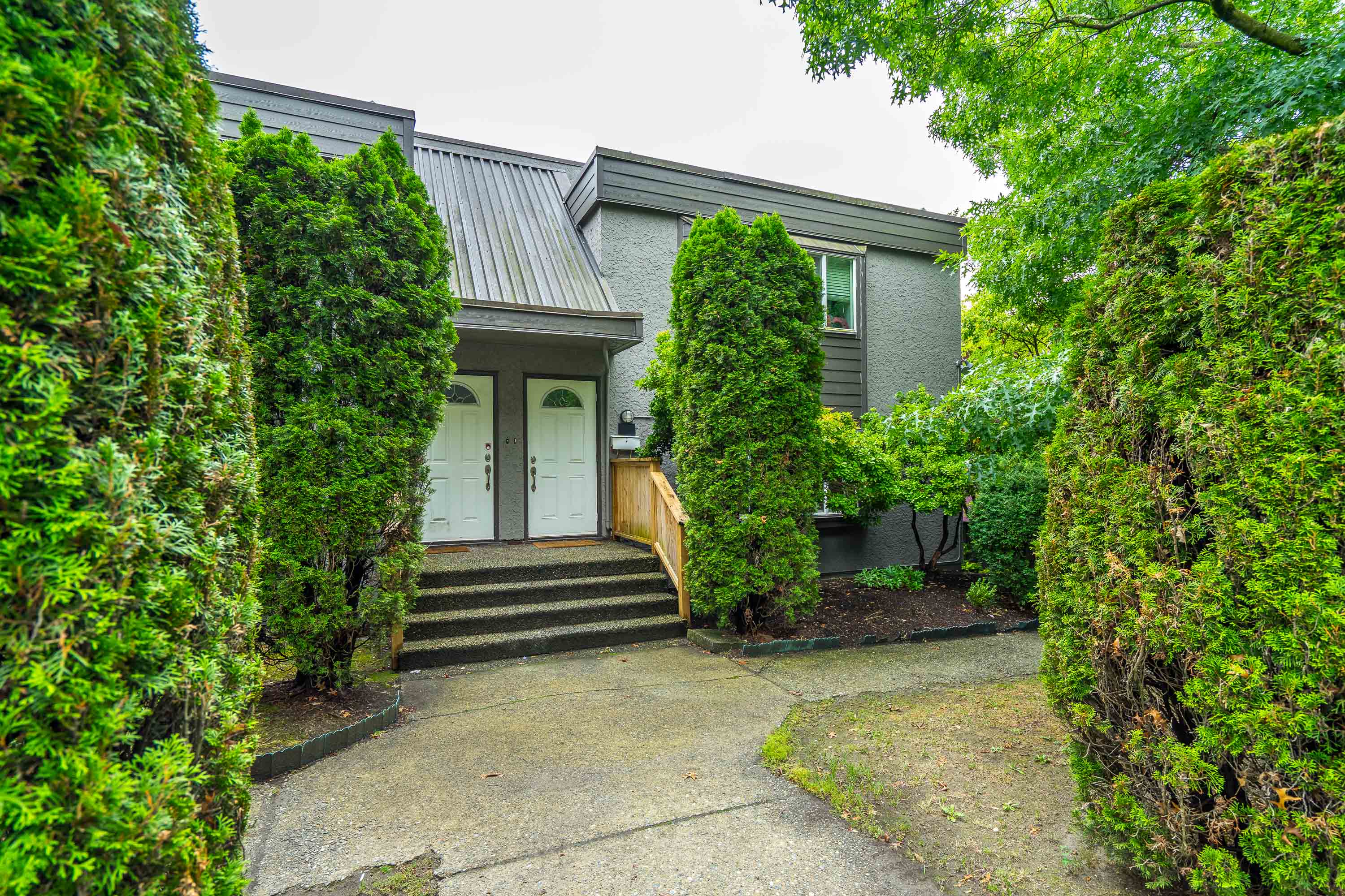 5138 Hastings Street, Burnaby