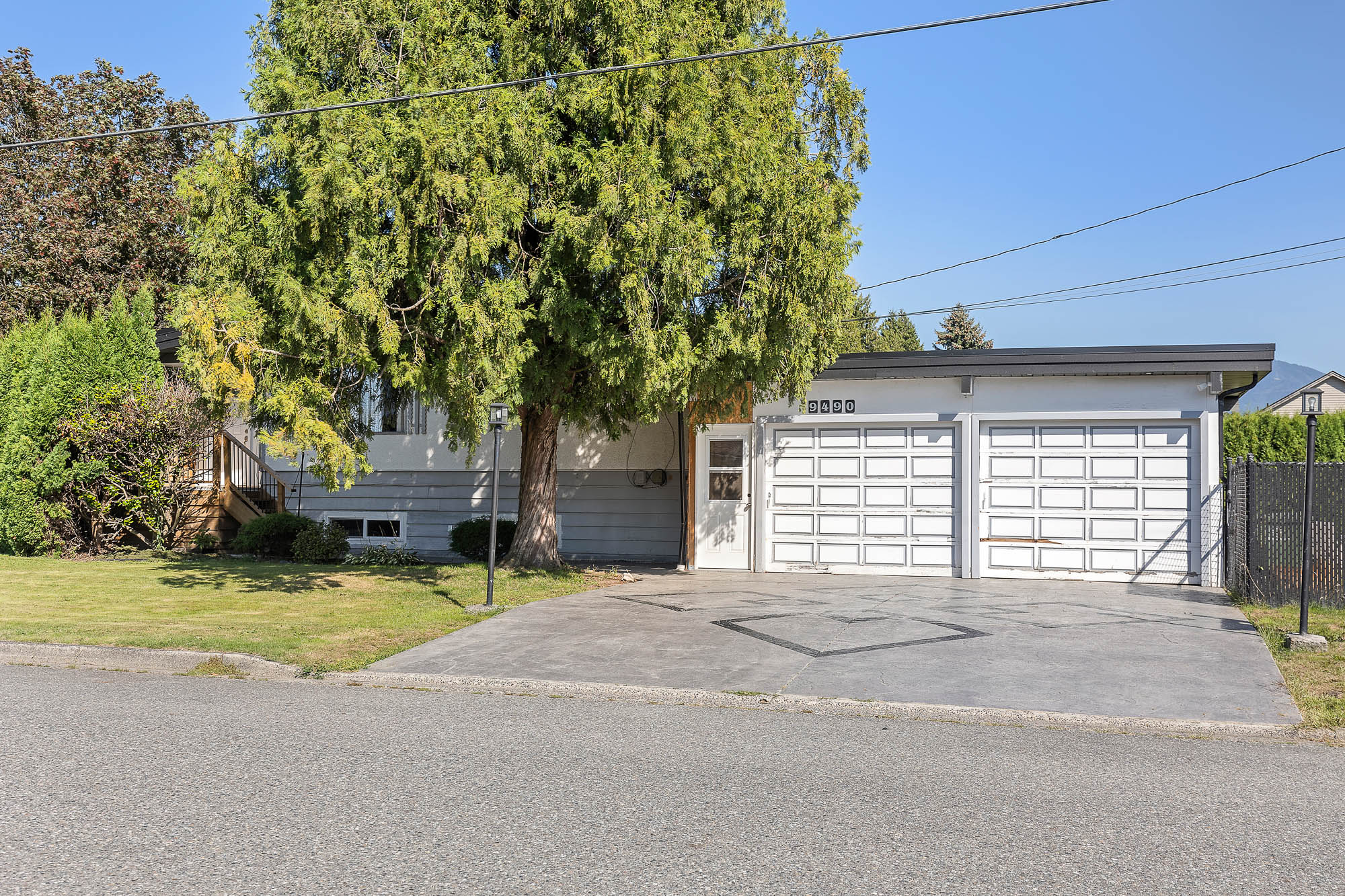 9490 Menzies Street, Chilliwack