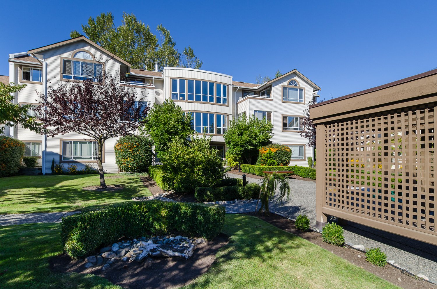 212 - 15991 Thrift Avenue, White Rock