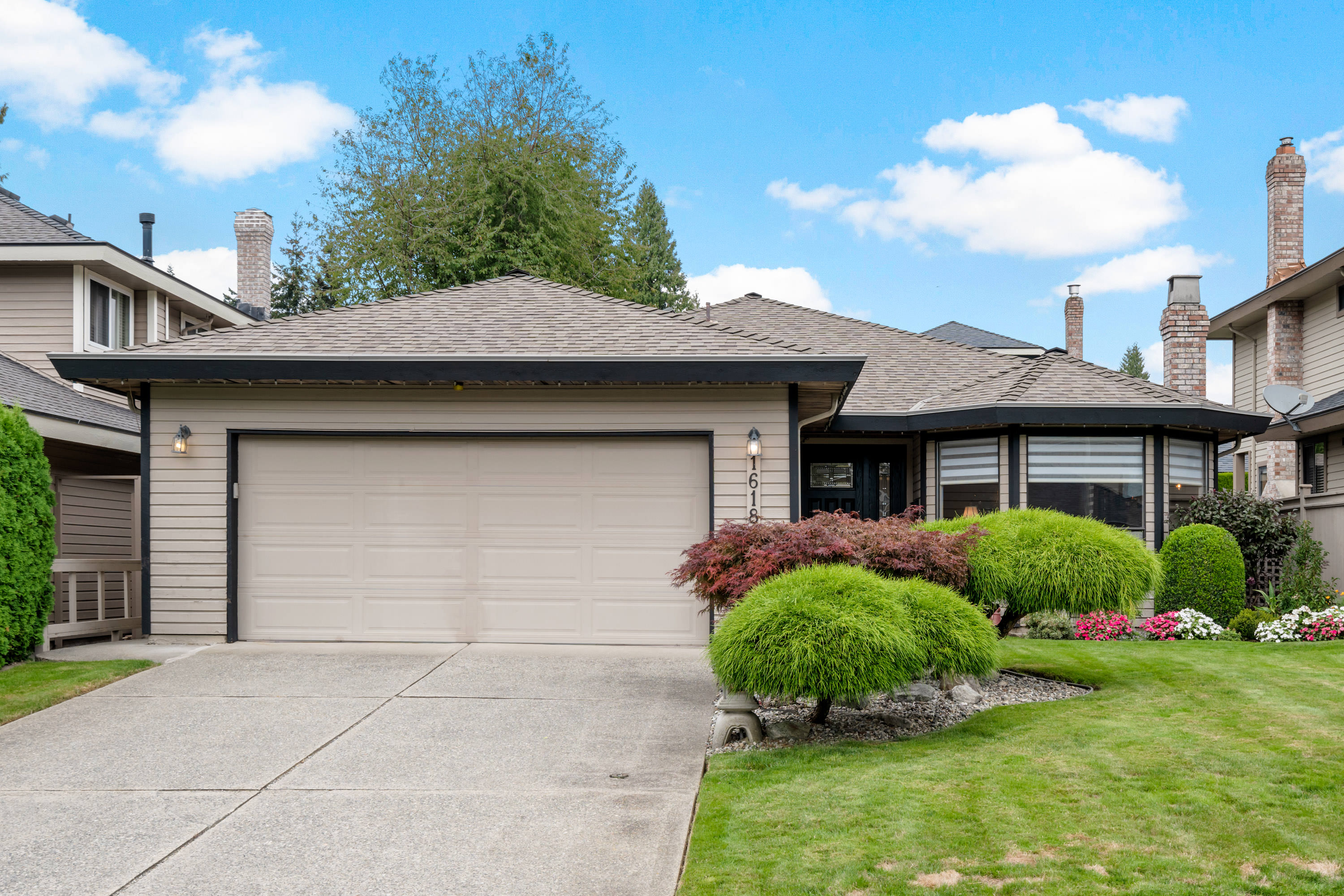 16189 Brookside Grove, Surrey