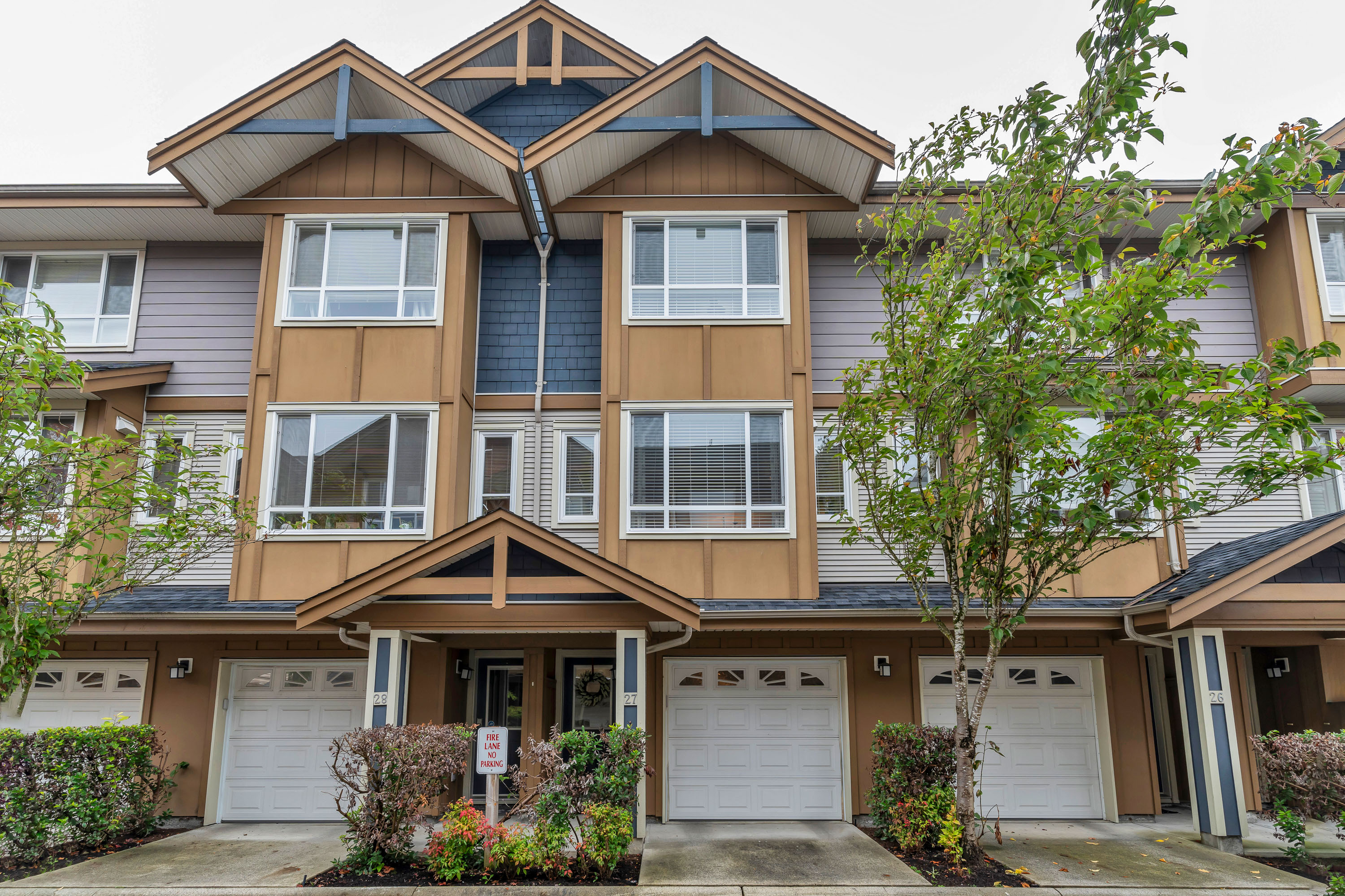 27 - 7088 191 Street, Surrey