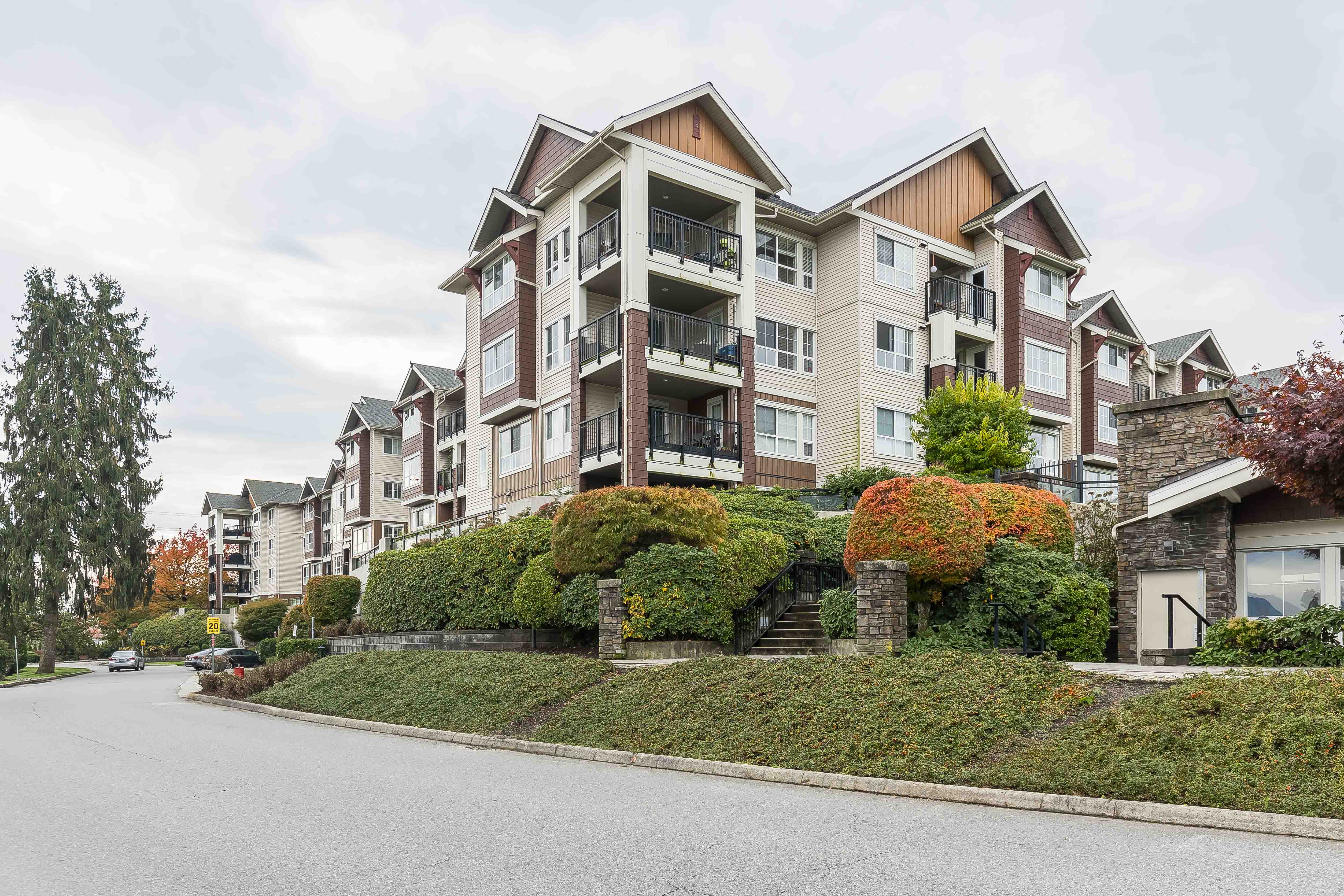 305 - 19677 Meadow Gardens Way, Pitt Meadows