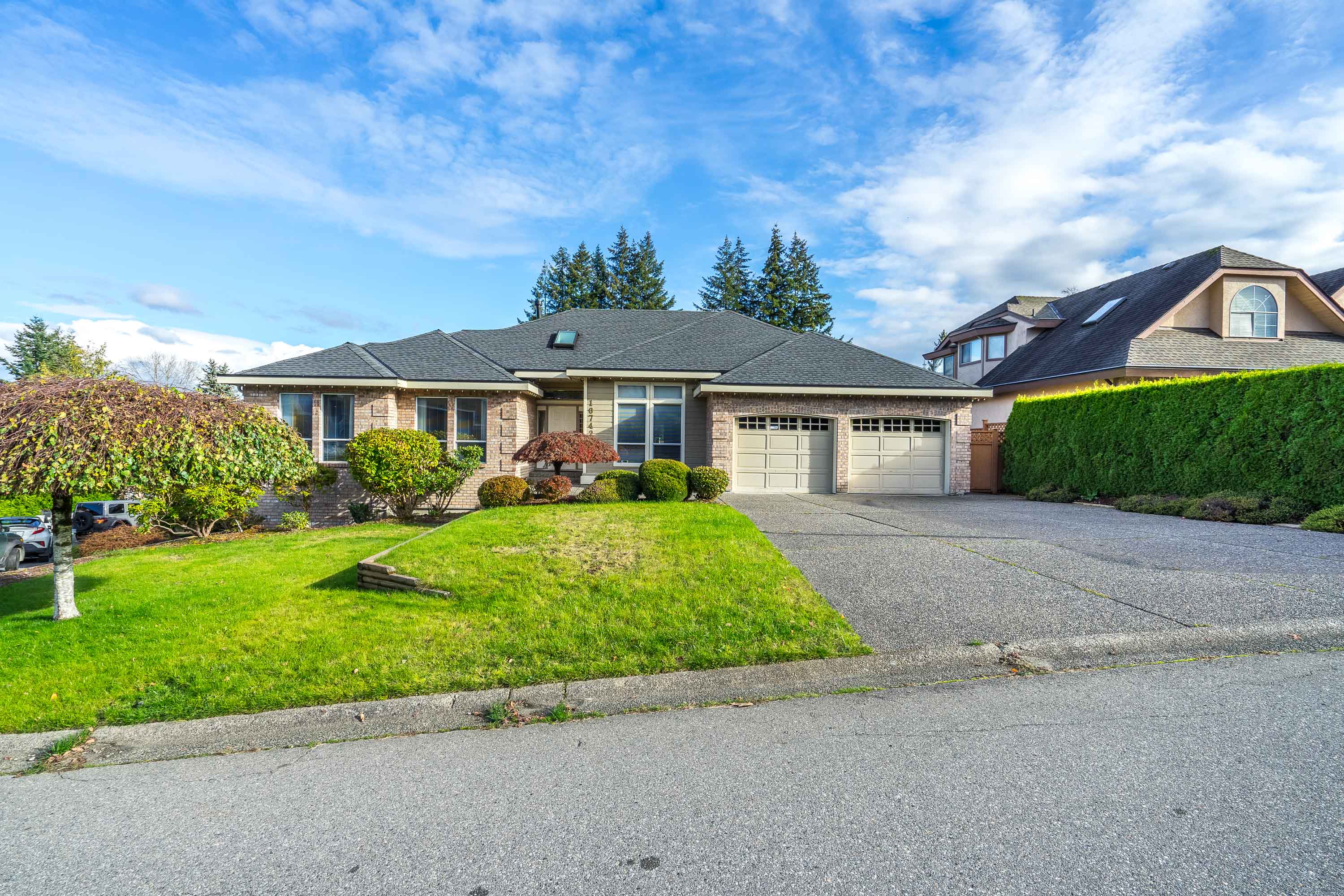 10742 Walnut Close, Surrey