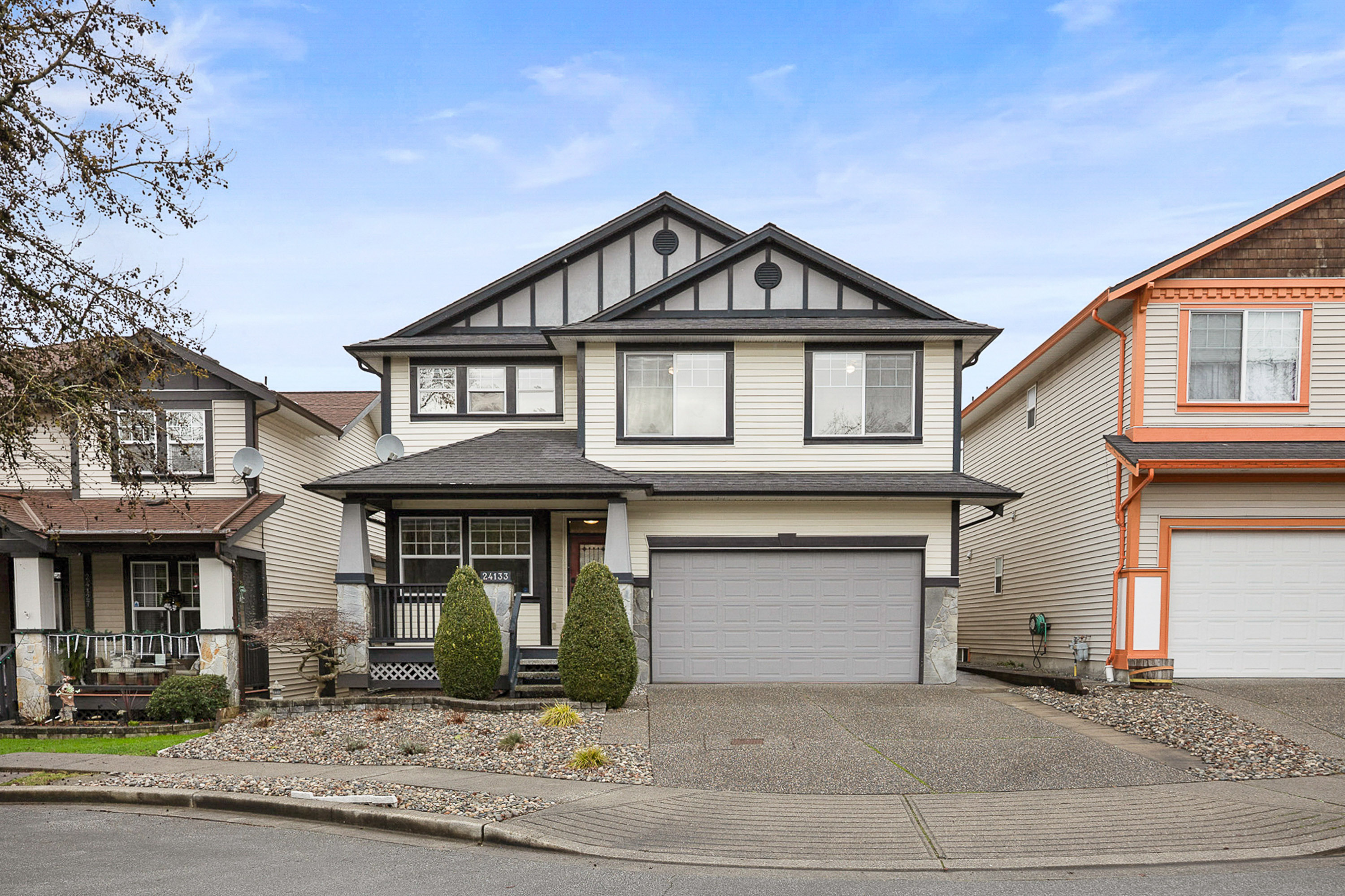 24133 Hill Avenue, Maple Ridge