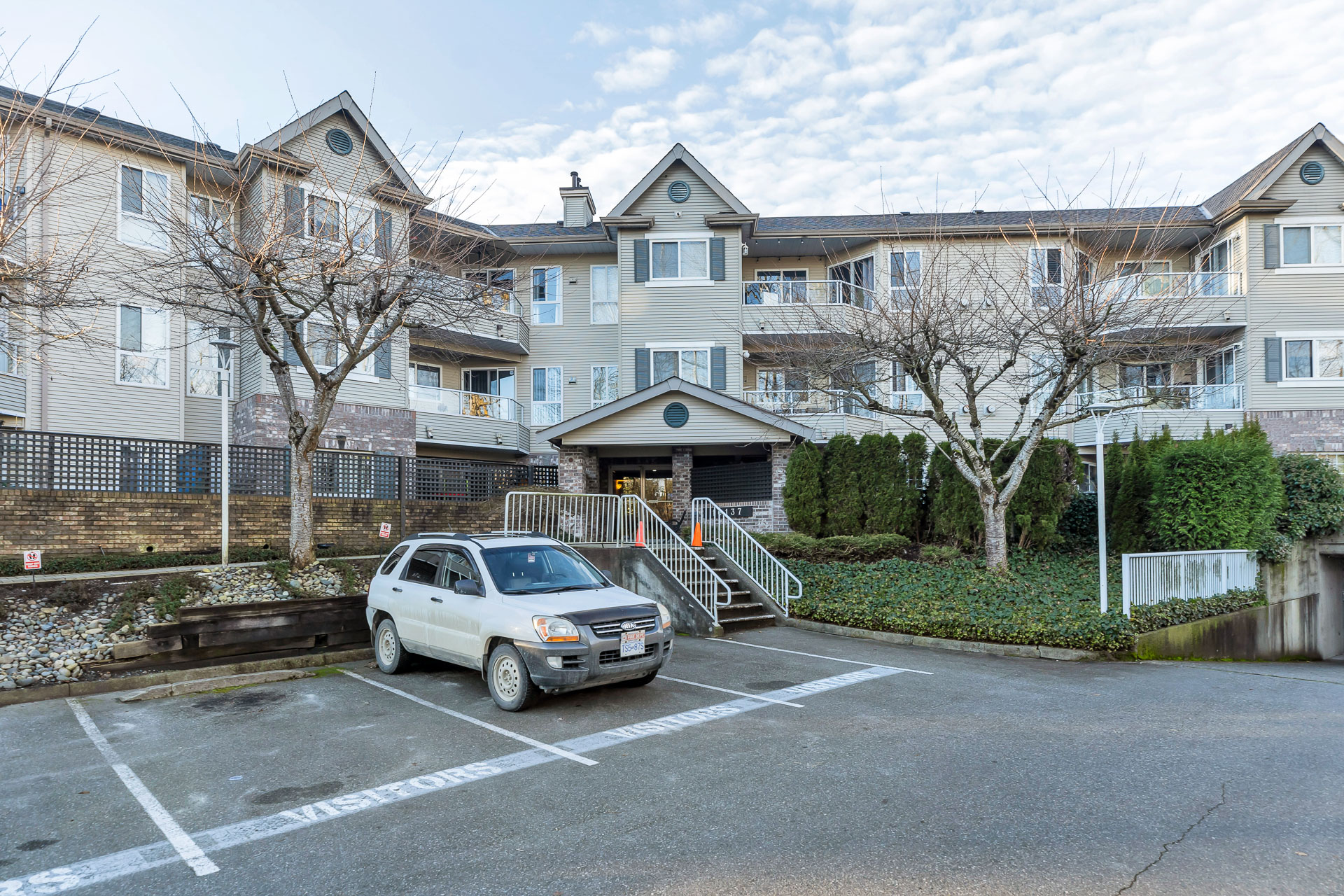 213 - 16137 83 Avenue, Surrey